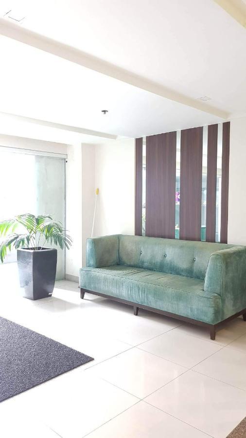 101 Newport Blvd C2 4F By Rechelle Nunag Pasay Buitenkant foto