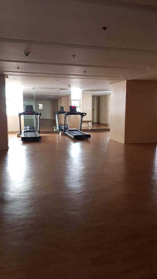 101 Newport Blvd C2 4F By Rechelle Nunag Pasay Buitenkant foto
