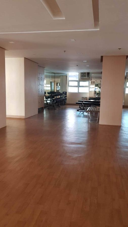 101 Newport Blvd C2 4F By Rechelle Nunag Pasay Buitenkant foto