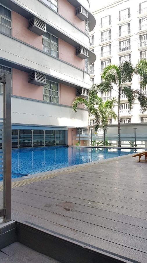 101 Newport Blvd C2 4F By Rechelle Nunag Pasay Buitenkant foto