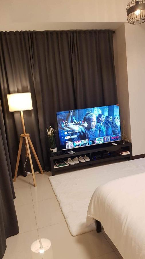 101 Newport Blvd C2 4F By Rechelle Nunag Pasay Buitenkant foto